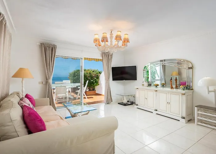 Exclusive Frontline One Bedroom 아파트